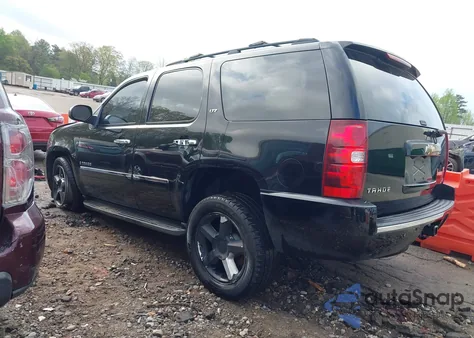 2009 Chevrolet Tahoe Ltz из США, поврежденный, VIN 1GNFK33019R215694